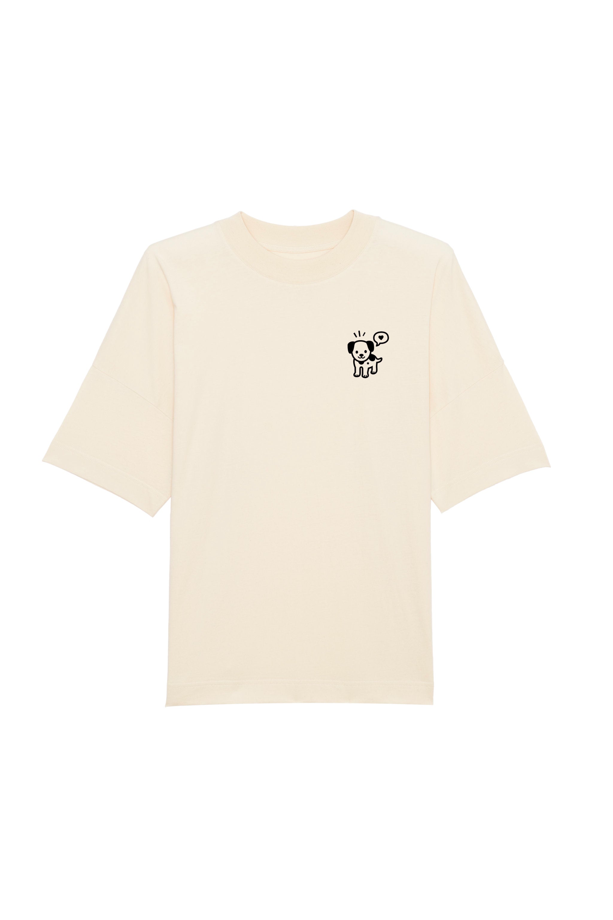 Oversized T-Shirt aus 100 % Bio-Baumwolle mit weitem, modernem Schnitt, erhältlich in Schwarz, Weiss und Natur. Individuell gestaltbar mit Wunschmotiv und frei wählbarer Platzierung. Weiche Qualität, überschnittene Ärmelansätze und lässiger Style für maximalen Tragekomfort. Mit kleinem schwarzen Druck eines fröhlichen Hundes auf der linken Brust.