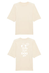 Oversized T-Shirt aus 100 % Bio-Baumwolle mit weitem, modernem Schnitt, erhältlich in Schwarz, Weiss und Natur. Individuell gestaltbar mit Wunschmotiv und frei wählbarer Platzierung. Weiche Qualität, überschnittene Ärmelansätze und lässiger Style für maximalen Tragekomfort. Grosser weisser Hundedruck mit Sprechblase und der Aufschrift „DOG girl“ auf der Rückseite.