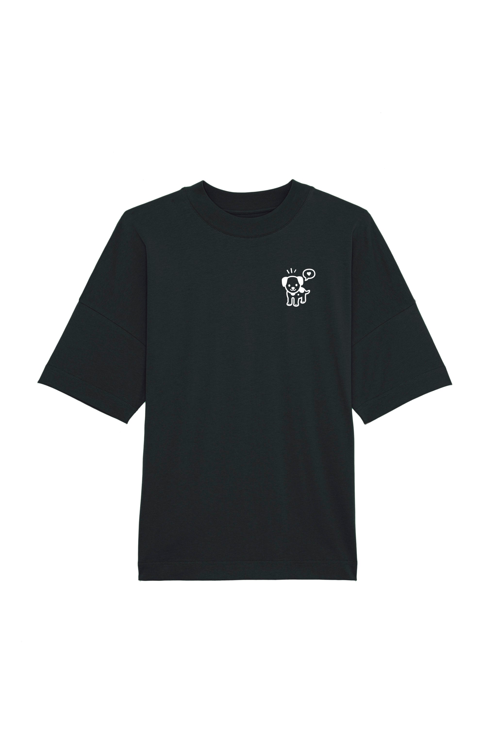 Oversized T-Shirt aus 100 % Bio-Baumwolle mit weitem, modernem Schnitt, erhältlich in Schwarz, Weiss und Natur. Individuell gestaltbar mit Wunschmotiv und frei wählbarer Platzierung. Weiche Qualität, überschnittene Ärmelansätze und lässiger Style für maximalen Tragekomfort. Mit kleinem weissen Druck eines fröhlichen Hundes auf der linken Brust.