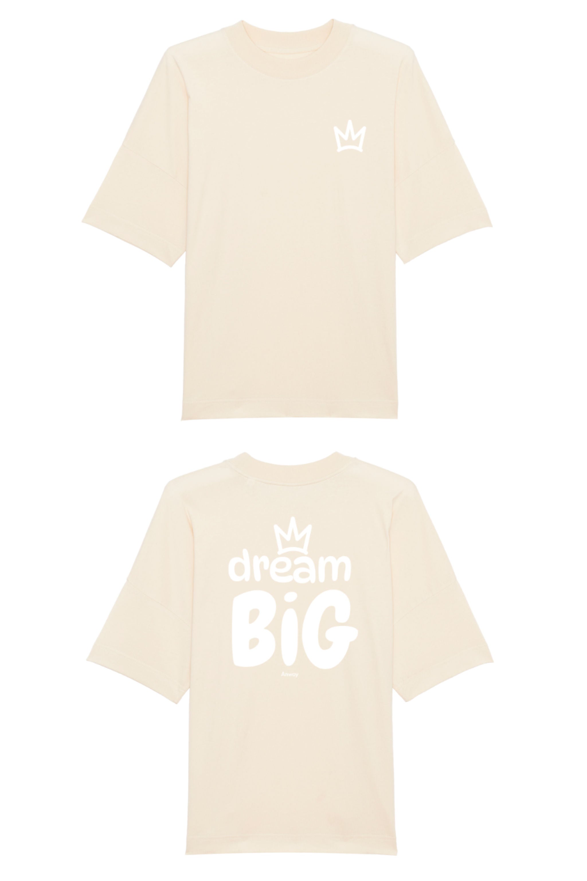 Oversized T-Shirt aus 100 % Bio-Baumwolle mit weitem, modernem Schnitt, erhältlich in Schwarz, Weiss und Natur. Individuell gestaltbar mit Wunschmotiv und frei wählbarer Platzierung. Weiche Qualität, überschnittene Ärmelansätze und lässiger Style für maximalen Tragekomfort. Vorderseite: Krone auf der linken Brust. Rückseite: Grosser Schriftzug „dream BIG“ mit Krone darüber.