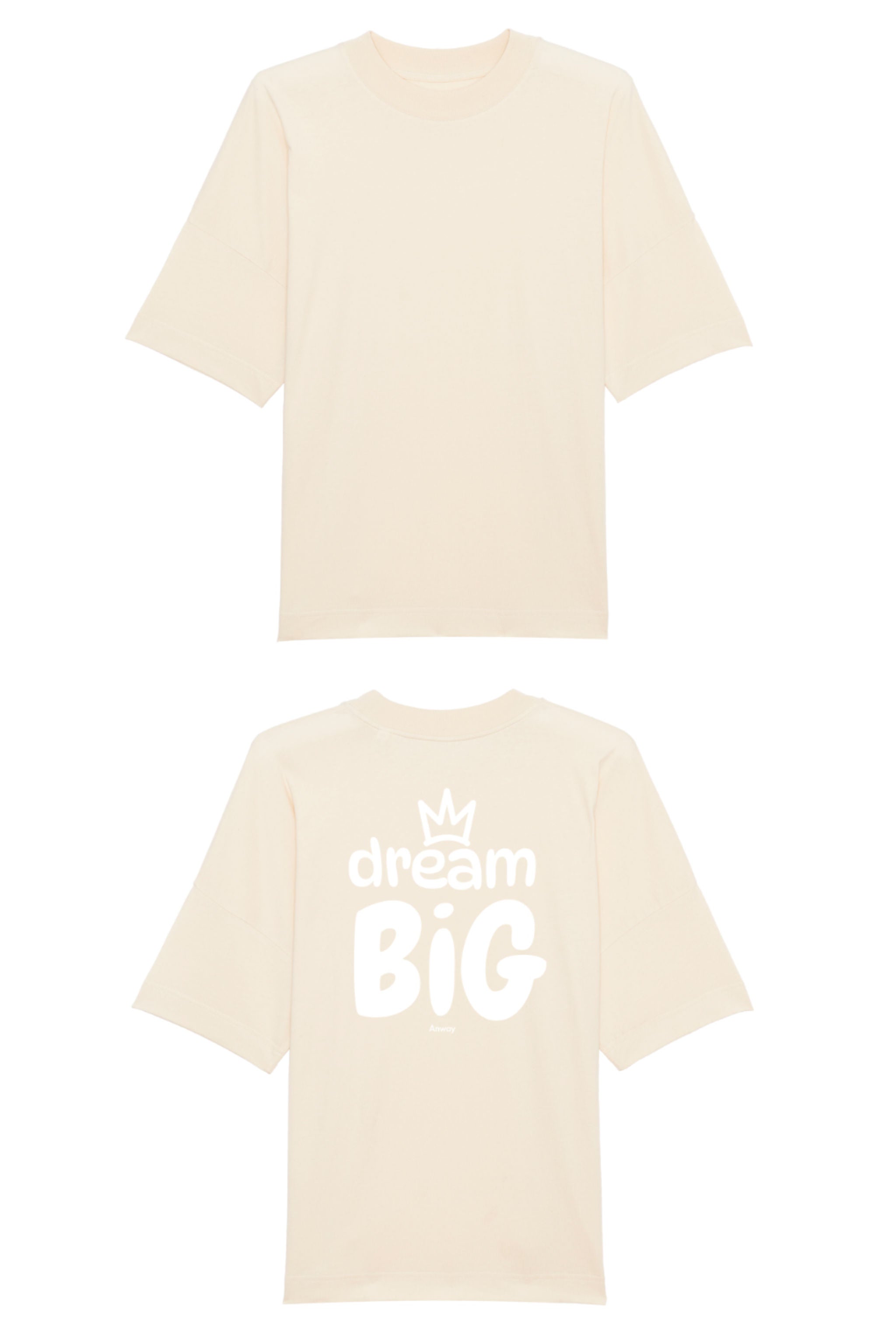 Oversized T-Shirt aus 100 % Bio-Baumwolle mit weitem, modernem Schnitt, erhältlich in Schwarz, Weiss und Natur. Individuell gestaltbar mit Wunschmotiv und frei wählbarer Platzierung. Weiche Qualität, überschnittene Ärmelansätze und lässiger Style für maximalen Tragekomfort. Grosser Schriftzug „dream BIG“ mit Krone darüber auf der Rückseite.