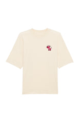 Oversized T-Shirt aus 100 % Bio-Baumwolle mit weitem, modernem Schnitt, erhältlich in Schwarz, Weiss und Natur. Individuell gestaltbar mit Wunschmotiv und frei wählbarer Platzierung. Weiche Qualität, überschnittene Ärmelansätze und lässiger Style für maximalen Tragekomfort. Vorderseite: Kleiner Hund im Comic-Stil auf der linken Brust. Rückseite: Handgezeichnetes Hundemotiv und Schriftzug „LIFE IS BETTER WITH ANWAY“