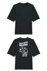 Oversized T-Shirt aus 100 % Bio-Baumwolle mit weitem, modernem Schnitt, erhältlich in Schwarz, Weiss und Natur. Individuell gestaltbar mit Wunschmotiv und frei wählbarer Platzierung. Weiche Qualität, überschnittene Ärmelansätze und lässiger Style für maximalen Tragekomfort. Handgezeichnetes Hundemotiv und Schriftzug „LIFE IS BETTER WITH ANWAY“ auf der Rückseite.