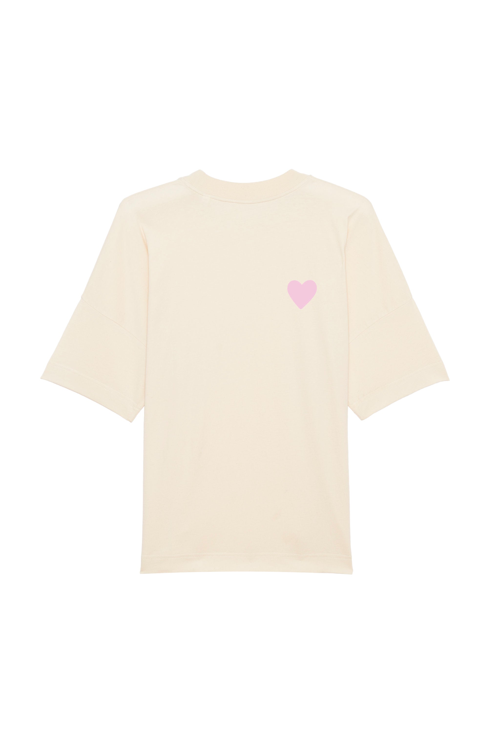 Oversized T-Shirt aus 100 % Bio-Baumwolle mit weitem, modernem Schnitt, erhältlich in Schwarz, Weiss und Natur. Individuell gestaltbar mit Wunschmotiv und frei wählbarer Platzierung. Weiche Qualität, überschnittene Ärmelansätze und lässiger Style für maximalen Tragekomfort. Vorderseite: Rosa Herz auf der linken Brust. Rückseite: Tic-Tac-Toe-Motiv mit rosa Herzen und darunter der Schriftzug „LOVE WINS“ in rosa.
