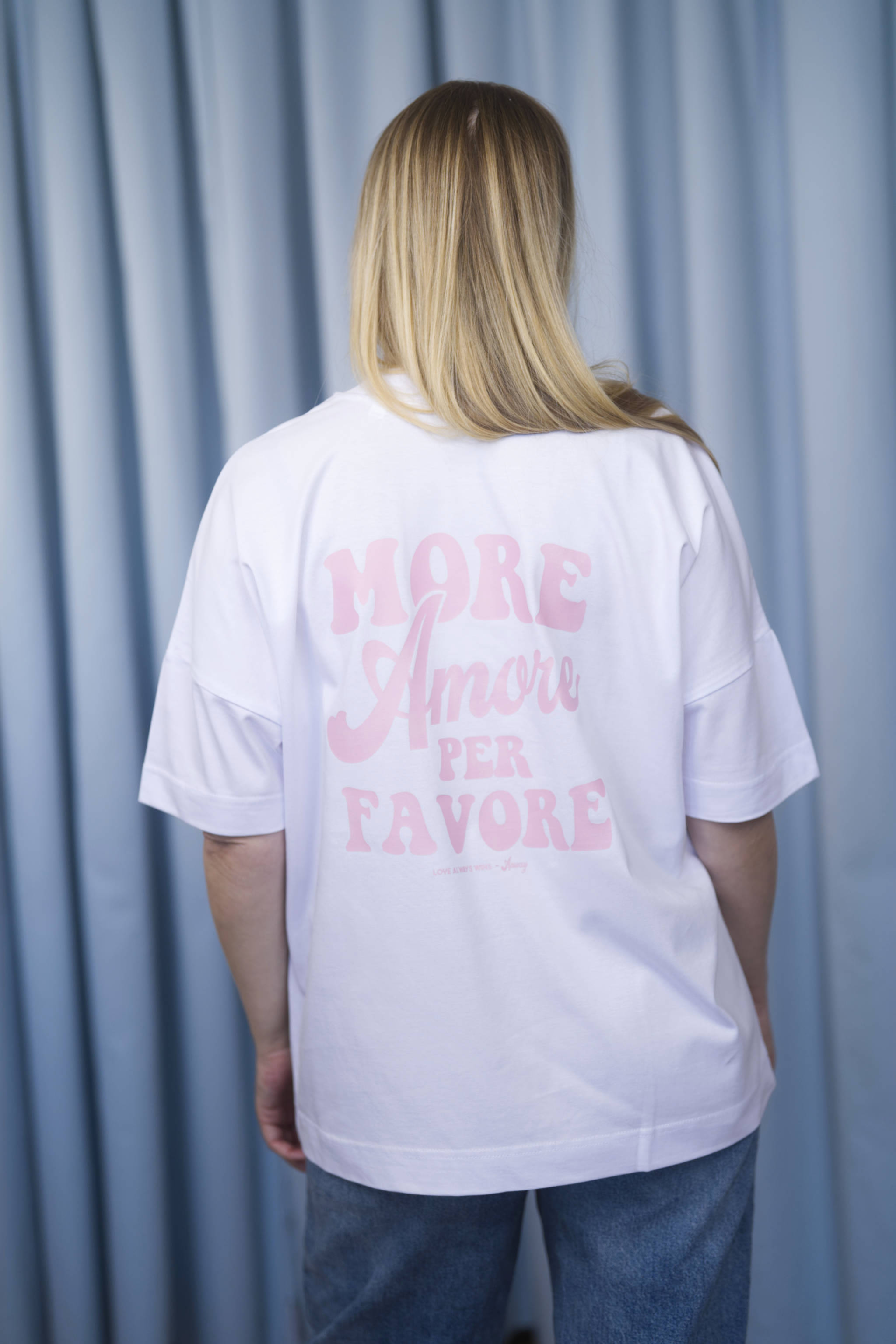 Unisex T-Shirt Oversized aus 100% Bio-Baumwolle White weiss mit rosa Print Aufdruck More Amore Per Favore