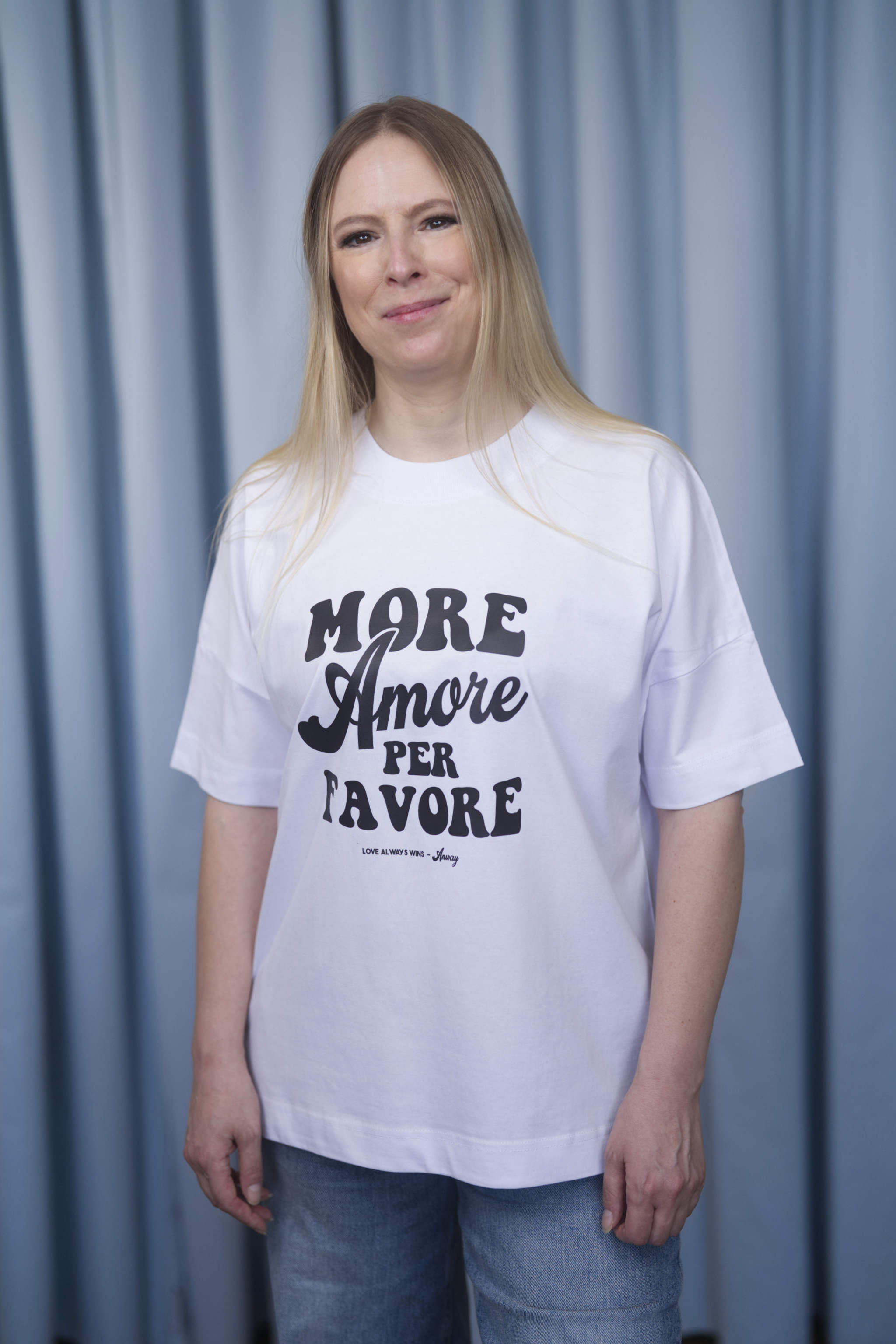 Unisex T-Shirt Oversized aus 100% Bio-Baumwolle White weiss mit schwarzem Print Aufdruck More Amore Per Favore