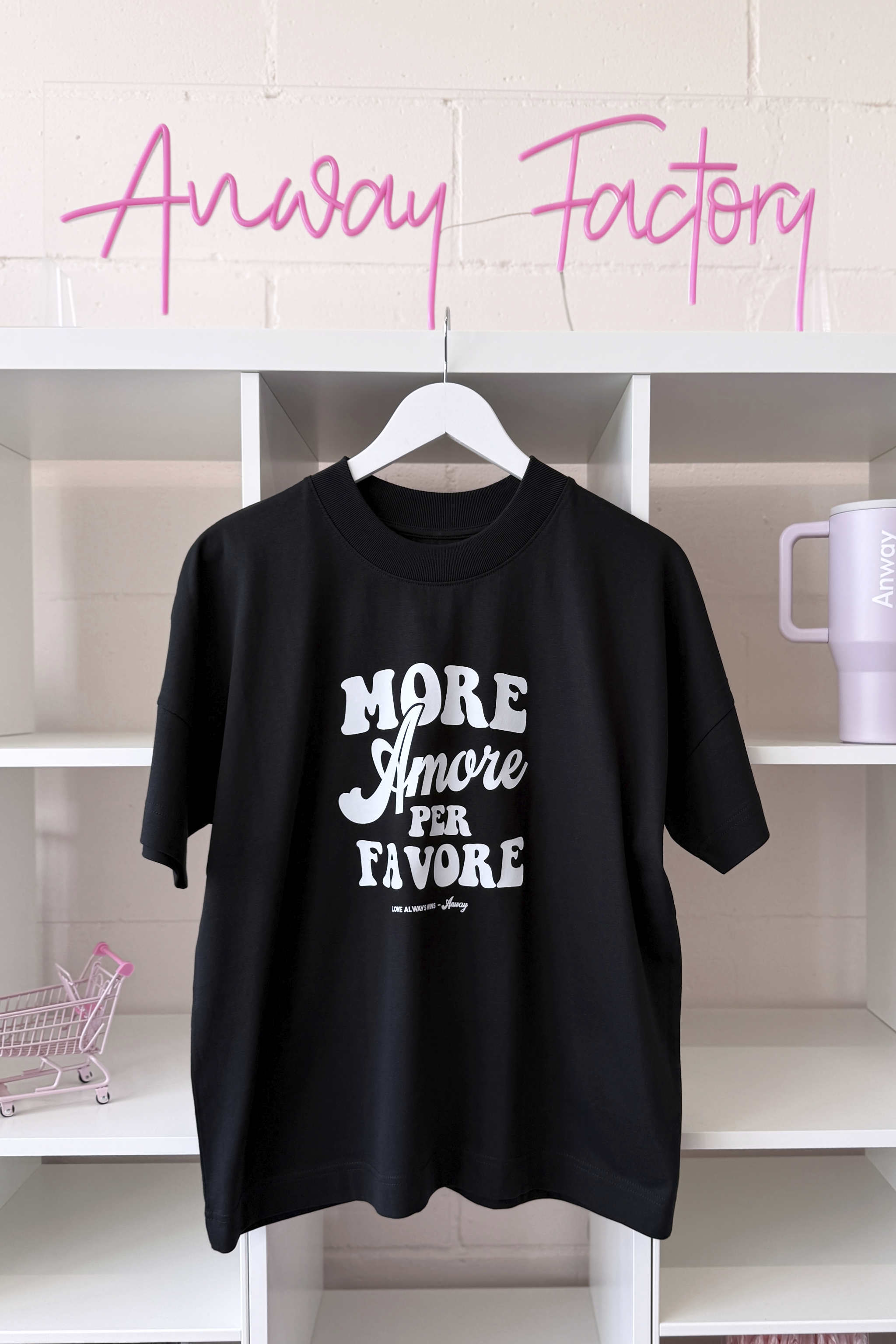 Unisex T-Shirt Oversized aus 100% Bio-Baumwolle Black schwarz mit weissem Print Aufdruck More Amore Per Favore