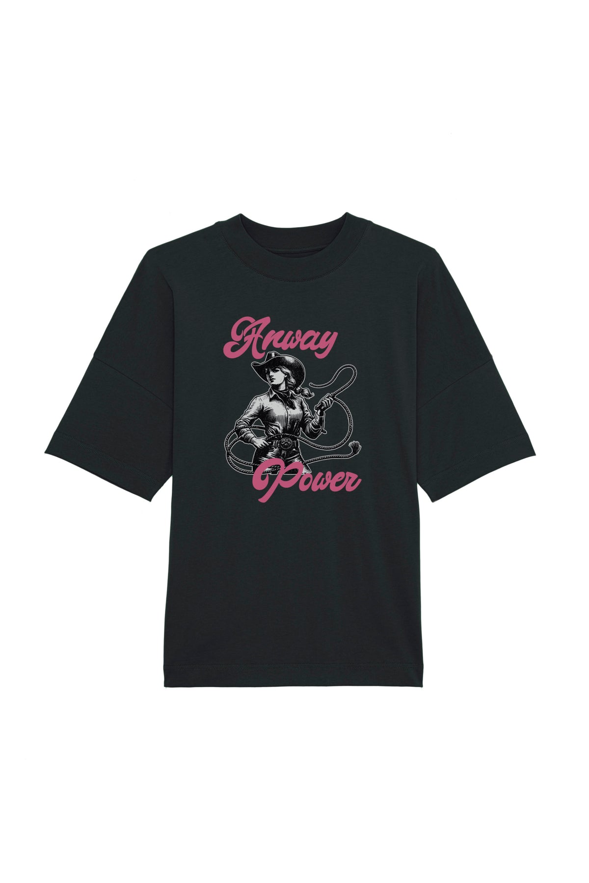 Oversized T-Shirt aus 100 % Bio-Baumwolle mit weitem, modernem Schnitt, erhältlich in Schwarz, Weiss und Natur. Individuell gestaltbar mit Wunschmotiv und frei wählbarer Platzierung. Weiche Qualität, überschnittene Ärmelansätze und lässiger Style für maximalen Tragekomfort.  T-Shirt mit einer Cowgirl-Illustration mit Peitsche und dem rosa Schriftzug „Anway Power“ auf der Vorderseite.