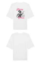 Oversized T-Shirt aus 100 % Bio-Baumwolle mit weitem, modernem Schnitt, erhältlich in Schwarz, Weiss und Natur. Individuell gestaltbar mit Wunschmotiv und frei wählbarer Platzierung. Weiche Qualität, überschnittene Ärmelansätze und lässiger Style für maximalen Tragekomfort.  T-Shirt mit einer Cowgirl-Illustration mit Peitsche und dem rosa Schriftzug „Anway Power“ auf der Vorderseite.