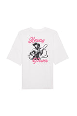 Oversized T-Shirt aus 100 % Bio-Baumwolle mit weitem, modernem Schnitt, erhältlich in Schwarz, Weiss und Natur. Individuell gestaltbar mit Wunschmotiv und frei wählbarer Platzierung. Weiche Qualität, überschnittene Ärmelansätze und lässiger Style für maximalen Tragekomfort.  T-Shirt mit einer Cowgirl-Illustration mit Peitsche und dem rosa Schriftzug „Anway Power“ auf der Rückseite.