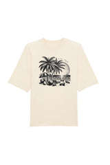 Oversized T-Shirt aus 100 % Bio-Baumwolle mit weitem, modernem Schnitt, erhältlich in Schwarz, Weiss und Natur. Individuell gestaltbar mit Wunschmotiv und frei wählbarer Platzierung. Weiche Qualität, überschnittene Ärmelansätze und lässiger Style für maximalen Tragekomfort.T-Shirt mit einem detaillierten Strandmotiv mit Palmen, Kokosnüssen und Sonnenuntergang auf der Vorderseite. 