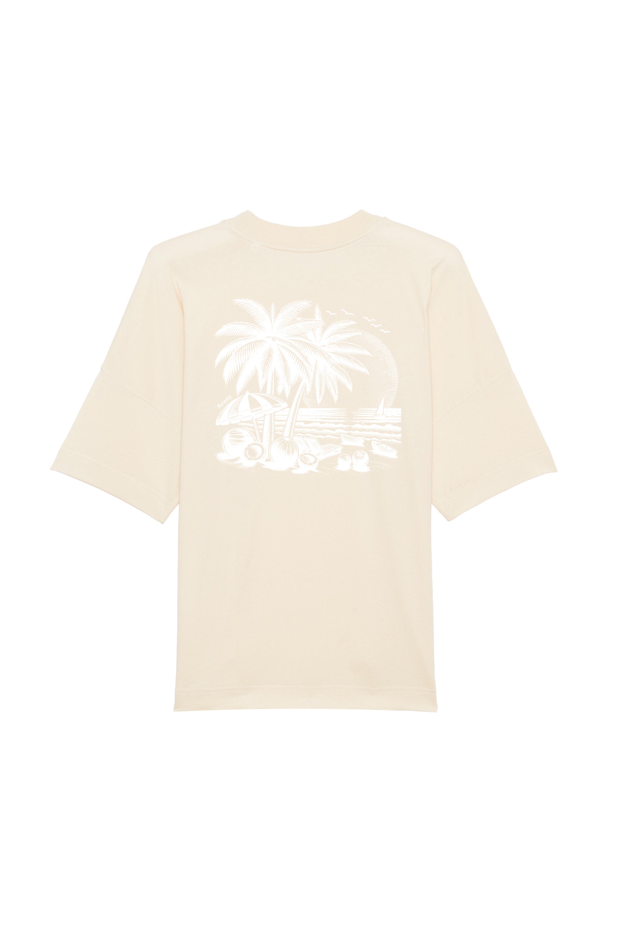 Oversized T-Shirt aus 100 % Bio-Baumwolle mit weitem, modernem Schnitt, erhältlich in Schwarz, Weiss und Natur. Individuell gestaltbar mit Wunschmotiv und frei wählbarer Platzierung. Weiche Qualität, überschnittene Ärmelansätze und lässiger Style für maximalen Tragekomfort. T-Shirt mit kleinem Motiv einer Palme und eines Liegestuhls auf der linken Brust und einem detaillierten Strandmotiv mit Palmen, Kokosnüssen und Sonnenuntergang auf der Rückseite. 