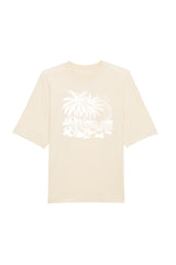 Oversized T-Shirt aus 100 % Bio-Baumwolle mit weitem, modernem Schnitt, erhältlich in Schwarz, Weiss und Natur. Individuell gestaltbar mit Wunschmotiv und frei wählbarer Platzierung. Weiche Qualität, überschnittene Ärmelansätze und lässiger Style für maximalen Tragekomfort.T-Shirt mit einem detaillierten Strandmotiv mit Palmen, Kokosnüssen und Sonnenuntergang auf der Vorderseite. 
