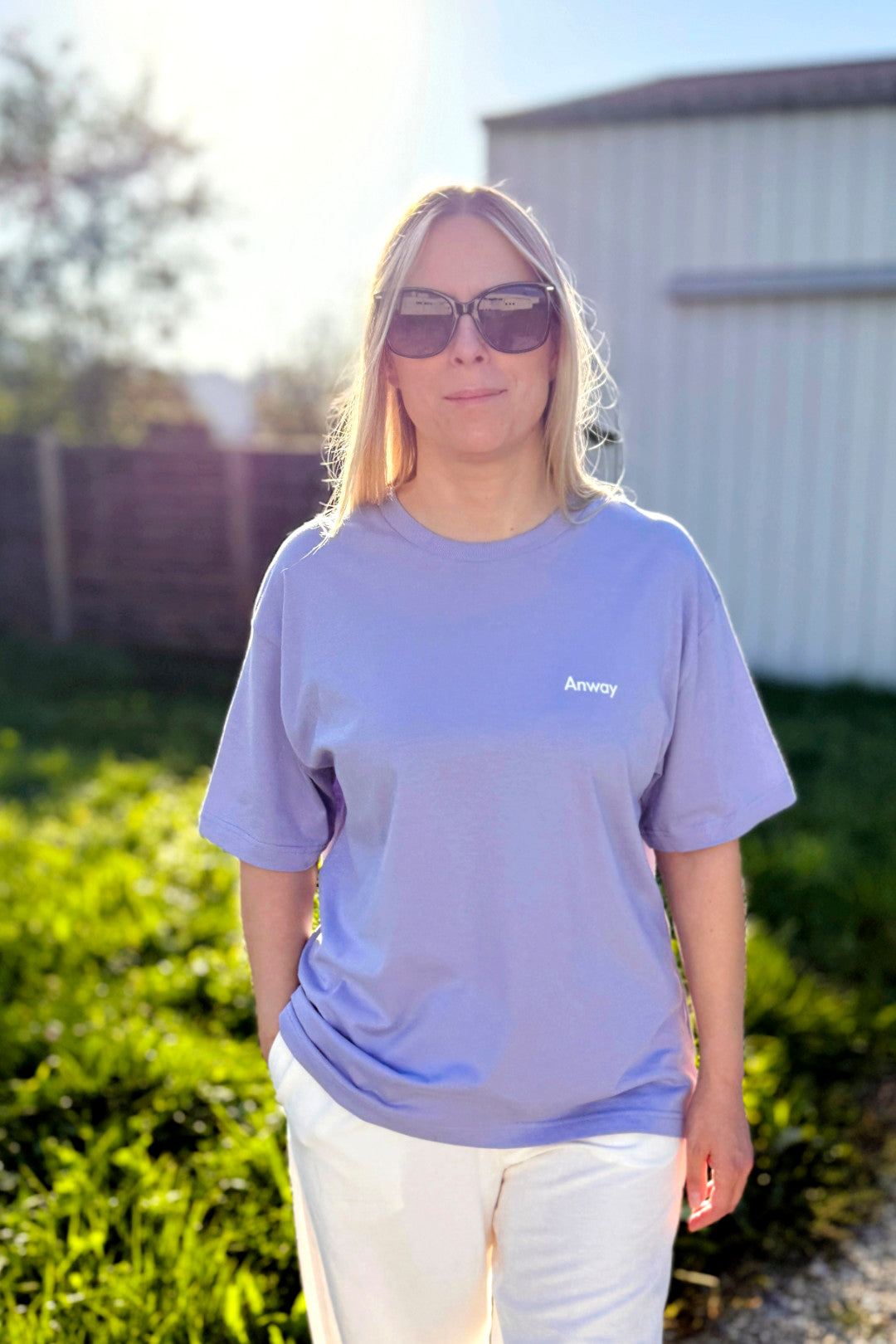 Relaxed Fit T-Shirt, Farbe Violet, Backprint Coffee Club, Unisex, Bio-Baumwolle