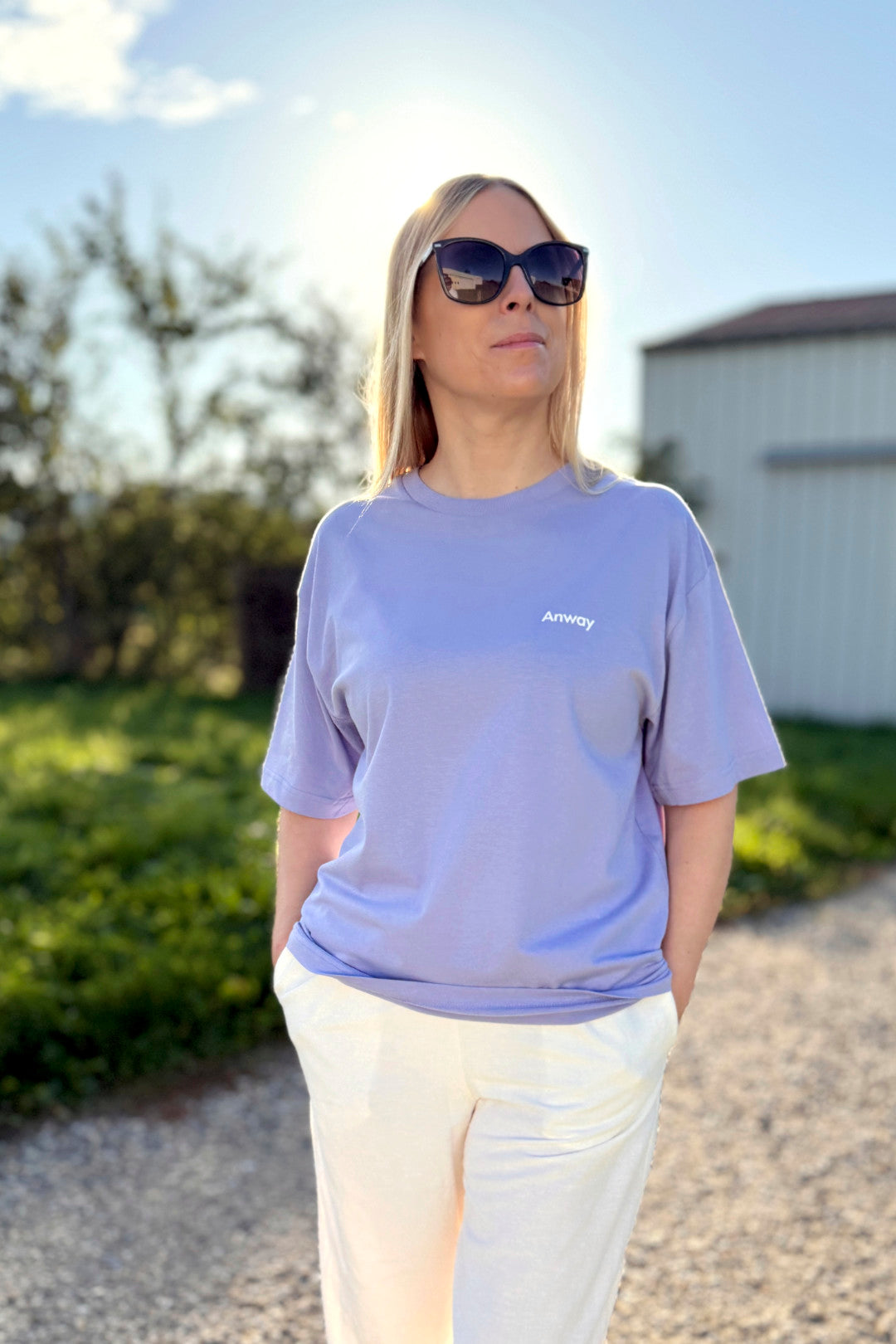 Relaxed Fit T-Shirt, Farbe Violet, Backprint Coffee Club, Unisex, Bio-Baumwolle