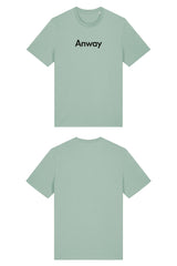 T-Shirt aus 100 % Bio-Baumwolle mit normaler Passform, erhältlich in verschiedenen Farben wie Blue Soul, Cotton Pink, Lavender, Aloe, Weiss und Schwarz. Individuell bedruckbar mit Wunschmotiv. Weiches, angenehm leichtes Material für hohen Tragekomfort. Ideal für einen zeitgemässen, entspannten Look. Mit schwarzem Anway-Schriftzug in serifenloser, fetter Schrift auf der Vorderseite.