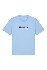 T-Shirt aus 100 % Bio-Baumwolle mit normaler Passform, erhältlich in verschiedenen Farben wie Blue Soul, Cotton Pink, Lavender, Aloe, Weiss und Schwarz. Individuell bedruckbar mit Wunschmotiv. Weiches, angenehm leichtes Material für hohen Tragekomfort. Ideal für einen zeitgemässen, entspannten Look. Mit schwarzem Anway-Schriftzug in serifenloser, fetter Schrift auf der Vorderseite.