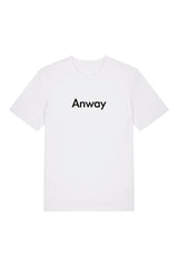 T-Shirt aus 100 % Bio-Baumwolle mit normaler Passform, erhältlich in verschiedenen Farben wie Blue Soul, Cotton Pink, Lavender, Aloe, Weiss und Schwarz. Individuell bedruckbar mit Wunschmotiv. Weiches, angenehm leichtes Material für hohen Tragekomfort. Ideal für einen zeitgemässen, entspannten Look. Mit schwarzem Anway-Schriftzug in serifenloser, fetter Schrift auf der Vorderseite.