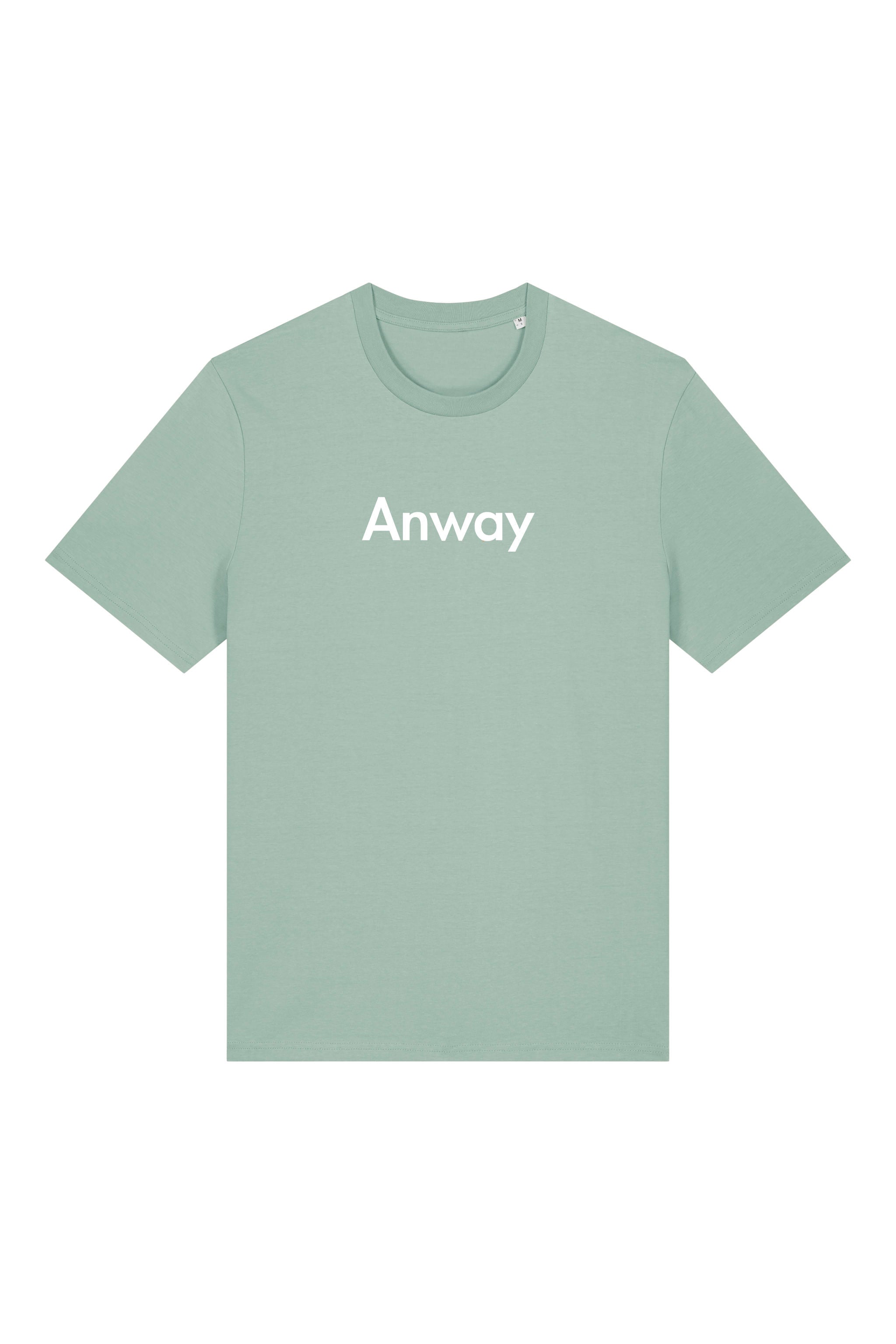 T-Shirt aus 100 % Bio-Baumwolle mit normaler Passform, erhältlich in verschiedenen Farben wie Blue Soul, Cotton Pink, Lavender, Aloe, Weiss und Schwarz. Individuell bedruckbar mit Wunschmotiv. Weiches, angenehm leichtes Material für hohen Tragekomfort. Ideal für einen zeitgemässen, entspannten Look. Mit weissem Anway-Schriftzug in serifenloser, fetter Schrift auf der Vorderseite.