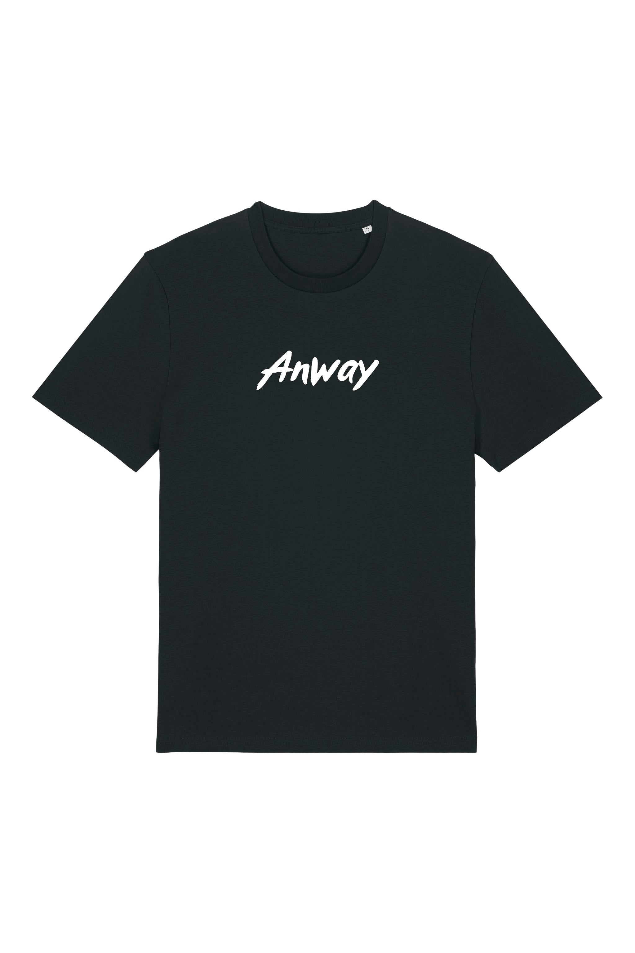 T-Shirt aus 100 % Bio-Baumwolle mit normaler Passform, erhältlich in verschiedenen Farben wie Blue Soul, Cotton Pink, Lavender, Aloe, Weiss und Schwarz. Individuell bedruckbar mit Wunschmotiv. Weiches, angenehm leichtes Material für hohen Tragekomfort. Ideal für einen zeitgemässen, entspannten Look. Mit weissem Anway-Logo in Pinsel-Schrift auf der Brust.