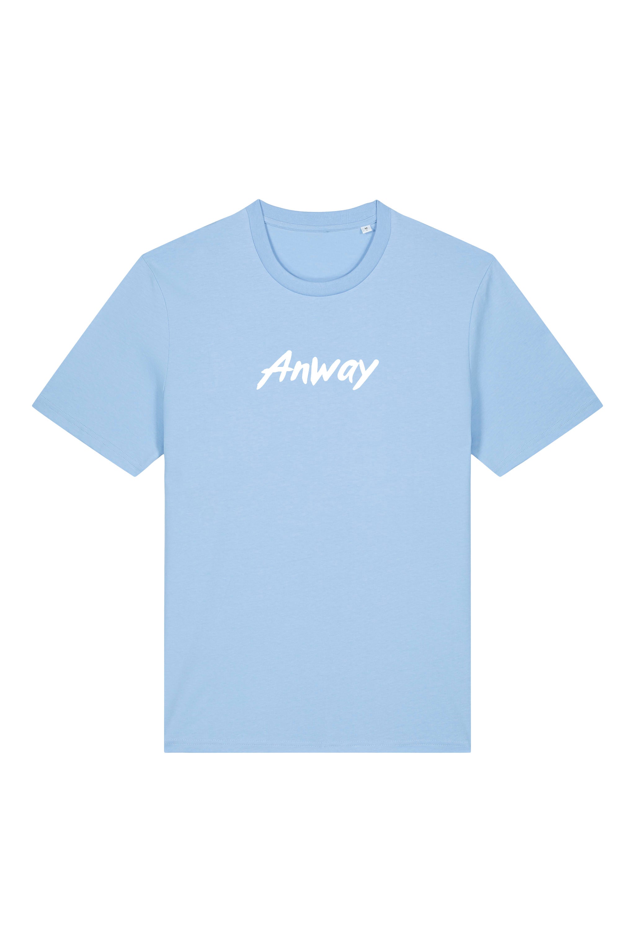 T-Shirt aus 100 % Bio-Baumwolle mit normaler Passform, erhältlich in verschiedenen Farben wie Blue Soul, Cotton Pink, Lavender, Aloe, Weiss und Schwarz. Individuell bedruckbar mit Wunschmotiv. Weiches, angenehm leichtes Material für hohen Tragekomfort. Ideal für einen zeitgemässen, entspannten Look. Mit weissem Anway-Logo in Pinsel-Schrift auf der Brust.