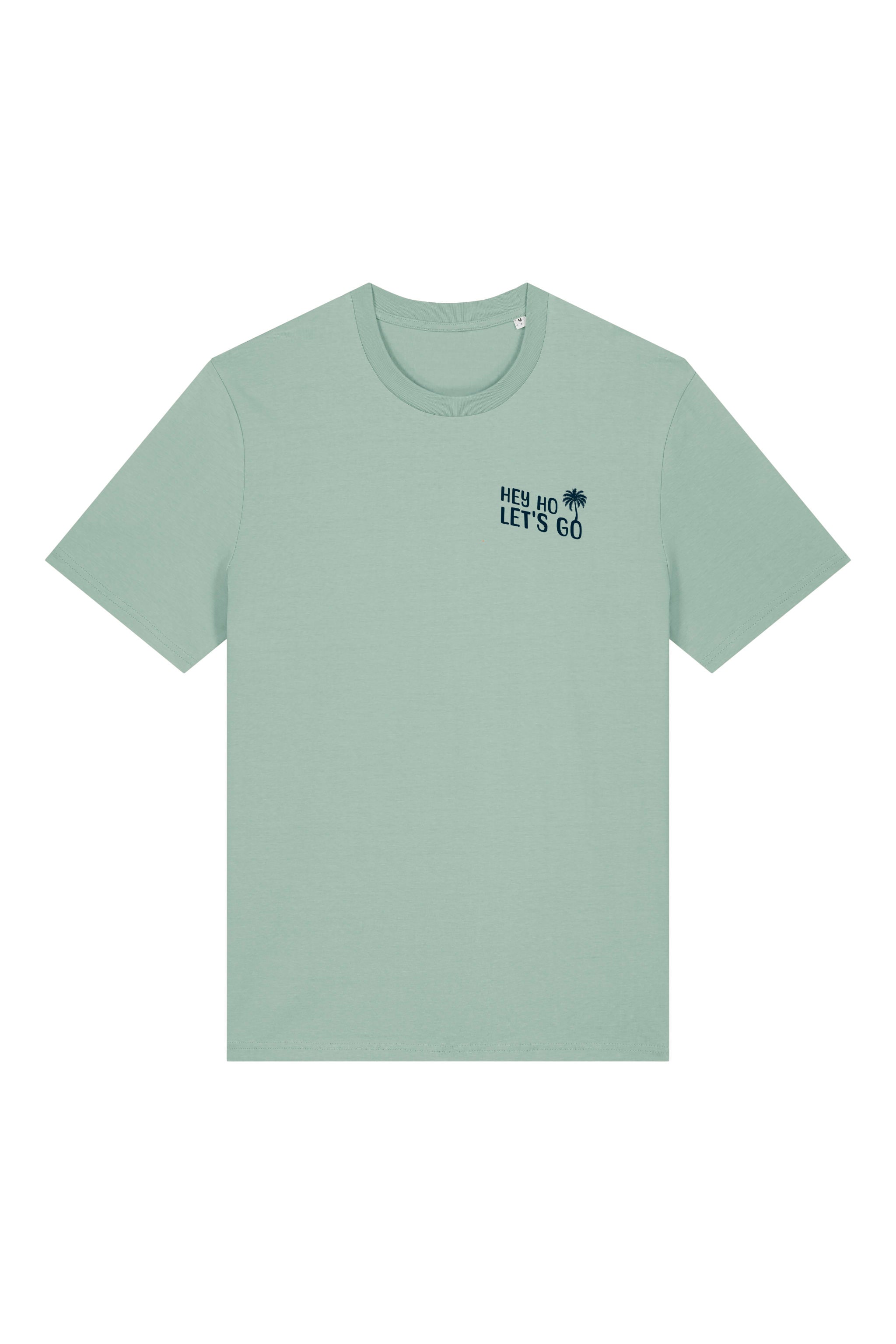 T-Shirt aus 100 % Bio-Baumwolle mit normaler Passform, erhältlich in verschiedenen Farben wie Blue Soul, Cotton Pink, Lavender, Aloe, Weiss und Schwarz. Individuell bedruckbar mit Wunschmotiv. Weiches, angenehm leichtes Material für hohen Tragekomfort. Ideal für einen zeitgemässen, entspannten Look. Mit Retro-Bus-Print, Palmen und „HEY HO LET'S GO“-Schriftzug