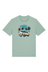 T-Shirt aus 100 % Bio-Baumwolle mit normaler Passform, erhältlich in verschiedenen Farben wie Blue Soul, Cotton Pink, Lavender, Aloe, Weiss und Schwarz. Individuell bedruckbar mit Wunschmotiv. Weiches, angenehm leichtes Material für hohen Tragekomfort. Ideal für einen zeitgemässen, entspannten Look. Mit Retro-Bus-Print, Palmen und „HEY HO LET'S GO“-Schriftzug
