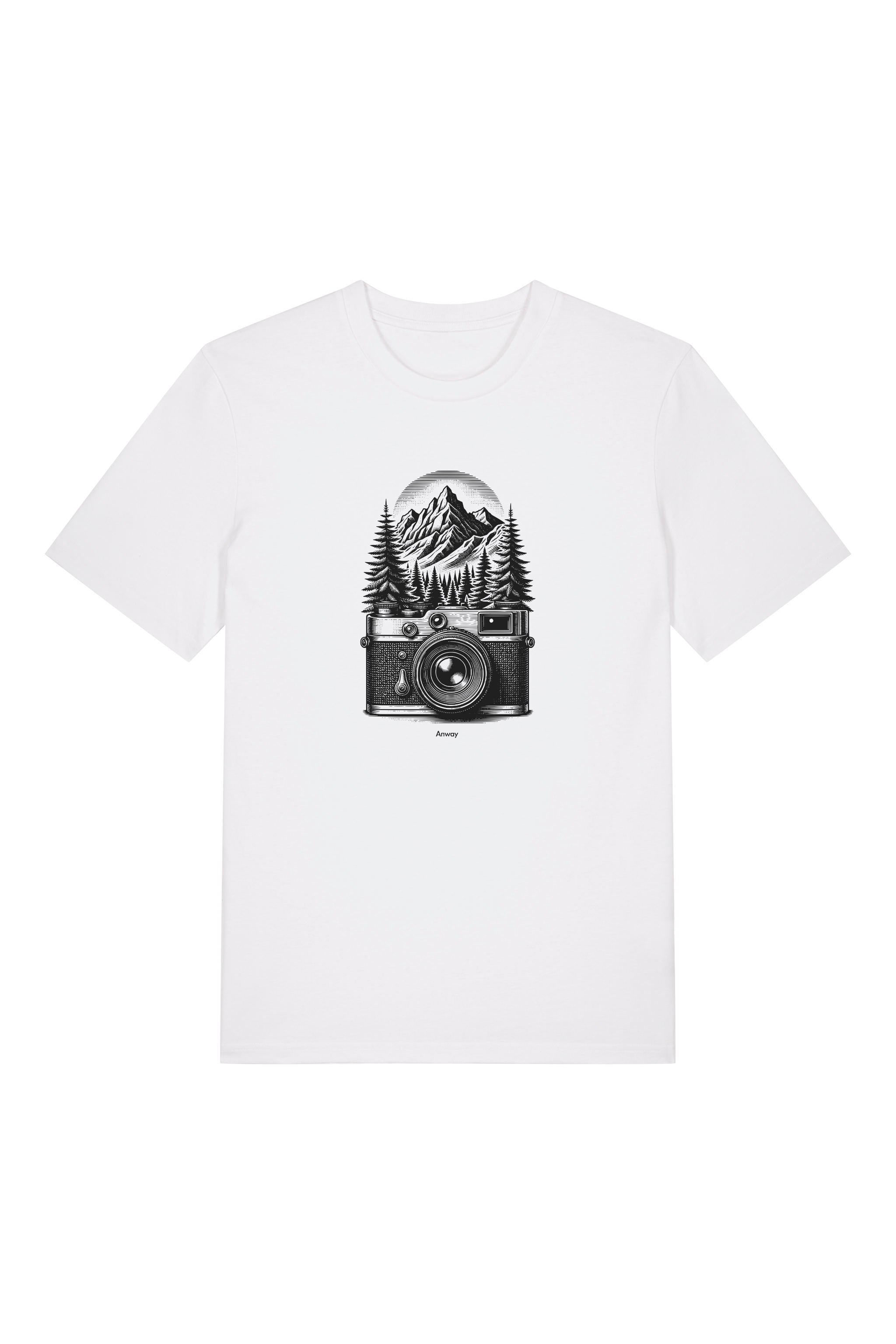 T-Shirt aus 100 % Bio-Baumwolle mit normaler Passform, erhältlich in verschiedenen Farben wie Blue Soul, Cotton Pink, Lavender, Aloe, Weiss und Schwarz. Individuell bedruckbar mit Wunschmotiv. Weiches, angenehm leichtes Material für hohen Tragekomfort. Ideal für einen zeitgemässen, entspannten Look. Mit schwarzer Kamera-Illustration, Bergpanorama und Tannenwäldern auf der Vorderseite des T-Shirts.