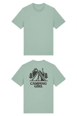 T-Shirt aus 100 % Bio-Baumwolle mit normaler Passform, erhältlich in verschiedenen Farben wie Blue Soul, Cotton Pink, Lavender, Aloe, Weiss und Schwarz. Individuell bedruckbar mit Wunschmotiv. Weiches, angenehm leichtes Material für hohen Tragekomfort. Ideal für einen zeitgemässen, entspannten Look. Mit grossem Zelt-Motiv, Bäumen, Mond und „CAMPING GIRL“-Print auf der Rückseite.
