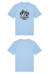 T-Shirt aus 100 % Bio-Baumwolle mit normaler Passform, erhältlich in verschiedenen Farben wie Blue Soul, Cotton Pink, Lavender, Aloe, Weiss und Schwarz. Individuell bedruckbar mit Wunschmotiv. Weiches, angenehm leichtes Material für hohen Tragekomfort. Ideal für einen zeitgemässen, entspannten Look. Mit Zelt-Motiv, Bäumen, Mond und „CAMPING GIRL“-Print auf der Vorderseite.