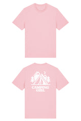 T-Shirt aus 100 % Bio-Baumwolle mit normaler Passform, erhältlich in verschiedenen Farben wie Blue Soul, Cotton Pink, Lavender, Aloe, Weiss und Schwarz. Individuell bedruckbar mit Wunschmotiv. Weiches, angenehm leichtes Material für hohen Tragekomfort. Ideal für einen zeitgemässen, entspannten Look. Mit grossem Zelt-Motiv, Bäumen, Mond und „CAMPING GIRL“-Print auf der Rückseite.