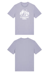 T-Shirt aus 100 % Bio-Baumwolle mit normaler Passform, erhältlich in verschiedenen Farben wie Blue Soul, Cotton Pink, Lavender, Aloe, Weiss und Schwarz. Individuell bedruckbar mit Wunschmotiv. Weiches, angenehm leichtes Material für hohen Tragekomfort. Ideal für einen zeitgemässen, entspannten Look. Mit Zelt-Motiv, Bäumen, Mond und „CAMPING GIRL“-Print auf der Vorderseite.
