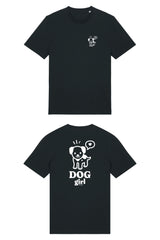 T-Shirt aus 100 % Bio-Baumwolle mit normaler Passform, erhältlich in verschiedenen Farben wie Blue Soul, Cotton Pink, Lavender, Aloe, Weiss und Schwarz. Individuell bedruckbar mit Wunschmotiv. Weiches, angenehm leichtes Material für hohen Tragekomfort. Ideal für einen zeitgemässen, entspannten Look. Vorderseite: Mit kleinem weissen Druck eines fröhlichen Hundes auf der linken Brust. Rückseite: Grosser weisser Hundedruck mit Sprechblase und der Aufschrift „DOG girl“.