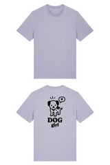 T-Shirt aus 100 % Bio-Baumwolle mit normaler Passform, erhältlich in verschiedenen Farben wie Blue Soul, Cotton Pink, Lavender, Aloe, Weiss und Schwarz. Individuell bedruckbar mit Wunschmotiv. Weiches, angenehm leichtes Material für hohen Tragekomfort. Ideal für einen zeitgemässen, entspannten Look. Grosser schwarzer Hundedruck mit Sprechblase und der Aufschrift „DOG girl“ auf der Rückseite.