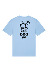 T-Shirt aus 100 % Bio-Baumwolle mit normaler Passform, erhältlich in verschiedenen Farben wie Blue Soul, Cotton Pink, Lavender, Aloe, Weiss und Schwarz. Individuell bedruckbar mit Wunschmotiv. Weiches, angenehm leichtes Material für hohen Tragekomfort. Ideal für einen zeitgemässen, entspannten Look. Grosser schwarzer Hundedruck mit Sprechblase und der Aufschrift „DOG girl“ auf der Rückseite.