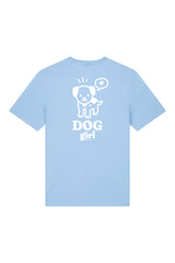 T-Shirt aus 100 % Bio-Baumwolle mit normaler Passform, erhältlich in verschiedenen Farben wie Blue Soul, Cotton Pink, Lavender, Aloe, Weiss und Schwarz. Individuell bedruckbar mit Wunschmotiv. Weiches, angenehm leichtes Material für hohen Tragekomfort. Ideal für einen zeitgemässen, entspannten Look. Grosser weisser Hundedruck mit Sprechblase und der Aufschrift „DOG girl“ auf der Rückseite.