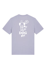 T-Shirt aus 100 % Bio-Baumwolle mit normaler Passform, erhältlich in verschiedenen Farben wie Blue Soul, Cotton Pink, Lavender, Aloe, Weiss und Schwarz. Individuell bedruckbar mit Wunschmotiv. Weiches, angenehm leichtes Material für hohen Tragekomfort. Ideal für einen zeitgemässen, entspannten Look. Vorderseite: Mit kleinem weissen Druck eines fröhlichen Hundes auf der linken Brust. Rückseite: Grosser weisser Hundedruck mit Sprechblase und der Aufschrift „DOG girl“.
