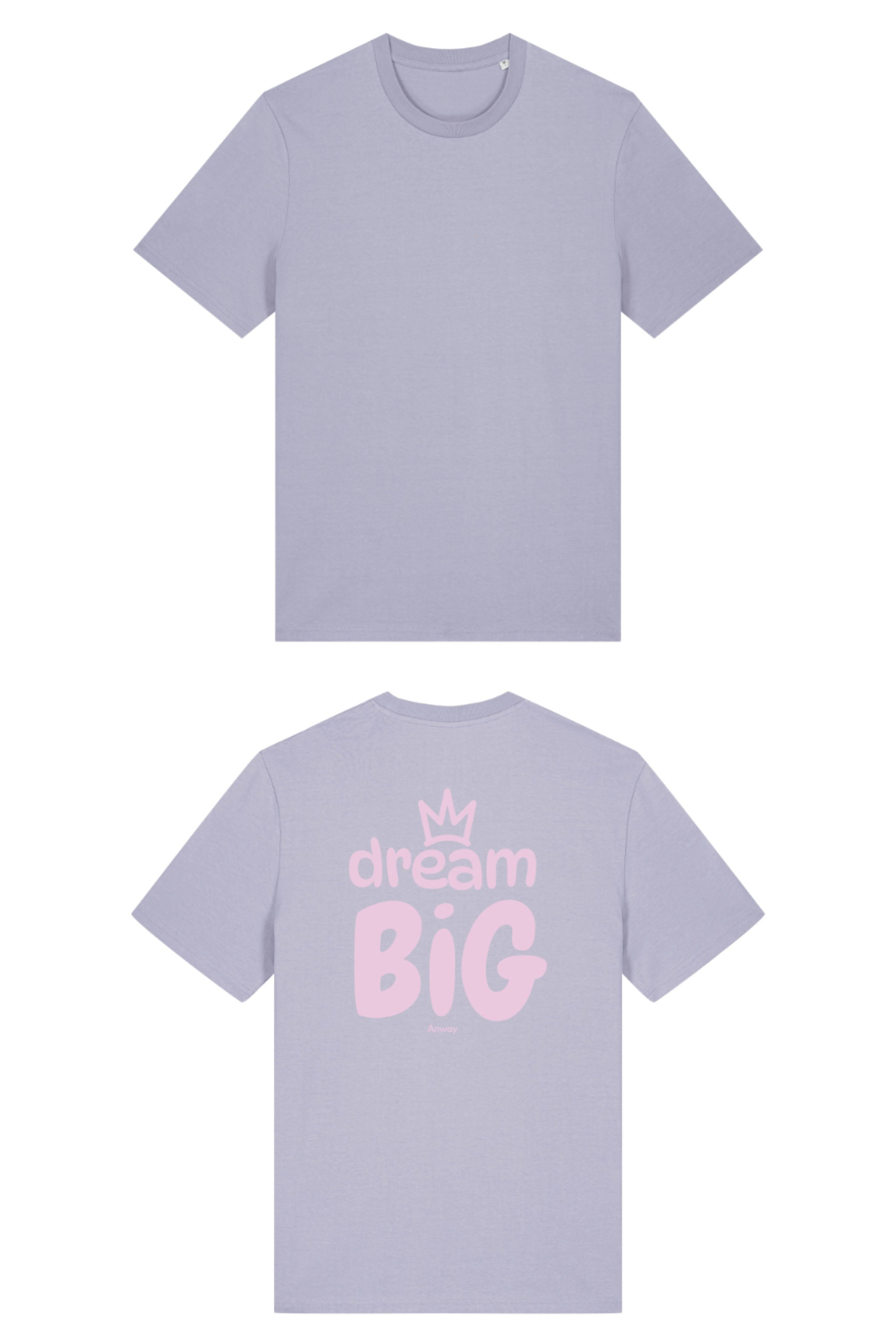 T-Shirt aus 100 % Bio-Baumwolle mit normaler Passform, erhältlich in verschiedenen Farben wie Blue Soul, Cotton Pink, Lavender, Aloe, Weiss und Schwarz. Individuell bedruckbar mit Wunschmotiv. Weiches, angenehm leichtes Material für hohen Tragekomfort. Ideal für einen zeitgemässen, entspannten Look. Grosser Schriftzug „dream BIG“ mit Krone darüber auf der Rückseite.