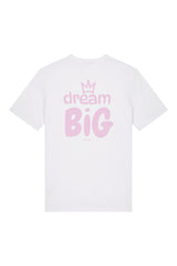 T-Shirt aus 100 % Bio-Baumwolle mit normaler Passform, erhältlich in verschiedenen Farben wie Blue Soul, Cotton Pink, Lavender, Aloe, Weiss und Schwarz. Individuell bedruckbar mit Wunschmotiv. Weiches, angenehm leichtes Material für hohen Tragekomfort. Ideal für einen zeitgemässen, entspannten Look. Grosser Schriftzug „dream BIG“ mit Krone darüber auf der Rückseite.