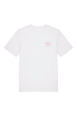 T-Shirt aus 100 % Bio-Baumwolle mit normaler Passform, erhältlich in verschiedenen Farben wie Blue Soul, Cotton Pink, Lavender, Aloe, Weiss und Schwarz. Individuell bedruckbar mit Wunschmotiv. Weiches, angenehm leichtes Material für hohen Tragekomfort. Ideal für einen zeitgemässen, entspannten Look. Vorderseite: Krone auf der linken Brust. Rückseite: Grosser Schriftzug „dream BIG“ mit Krone darüber.