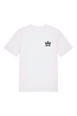 T-Shirt aus 100 % Bio-Baumwolle mit normaler Passform, erhältlich in verschiedenen Farben wie Blue Soul, Cotton Pink, Lavender, Aloe, Weiss und Schwarz. Individuell bedruckbar mit Wunschmotiv. Weiches, angenehm leichtes Material für hohen Tragekomfort. Ideal für einen zeitgemässen, entspannten Look. Vorderseite: Krone auf der linken Brust. Rückseite: Grosser Schriftzug „dream BIG“ mit Krone darüber.