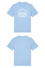 T-Shirt aus 100 % Bio-Baumwolle mit normaler Passform, erhältlich in verschiedenen Farben wie Blue Soul, Cotton Pink, Lavender, Aloe, Weiss und Schwarz. Individuell bedruckbar mit Wunschmotiv. Weiches, angenehm leichtes Material für hohen Tragekomfort. Ideal für einen zeitgemässen, entspannten Look. Mit Aufdruck "EXPLORER GIRL", einem VW-Bus, Tannen und Bergen auf der Vorderseite – modernes Design für Outdoor-Liebhaberinnen.