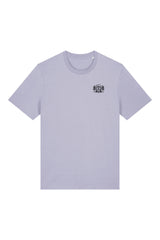 T-Shirt aus 100 % Bio-Baumwolle mit normaler Passform, erhältlich in verschiedenen Farben wie Blue Soul, Cotton Pink, Lavender, Aloe, Weiss und Schwarz. Individuell bedruckbar mit Wunschmotiv. Weiches, angenehm leichtes Material für hohen Tragekomfort. Ideal für einen zeitgemässen, entspannten Look. Mit Aufdruck auf dem Rücken "EXPLORER GIRL", einem VW-Bus, Tannen und Bergen und einem kleinen Aufdruck auf der linken Brust – modernes Design für Outdoor-Liebhaberinnen.