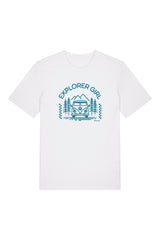 T-Shirt aus 100 % Bio-Baumwolle mit normaler Passform, erhältlich in verschiedenen Farben wie Blue Soul, Cotton Pink, Lavender, Aloe, Weiss und Schwarz. Individuell bedruckbar mit Wunschmotiv. Weiches, angenehm leichtes Material für hohen Tragekomfort. Ideal für einen zeitgemässen, entspannten Look. Mit Aufdruck "EXPLORER GIRL", einem VW-Bus, Tannen und Bergen auf der Vorderseite – modernes Design für Outdoor-Liebhaberinnen.