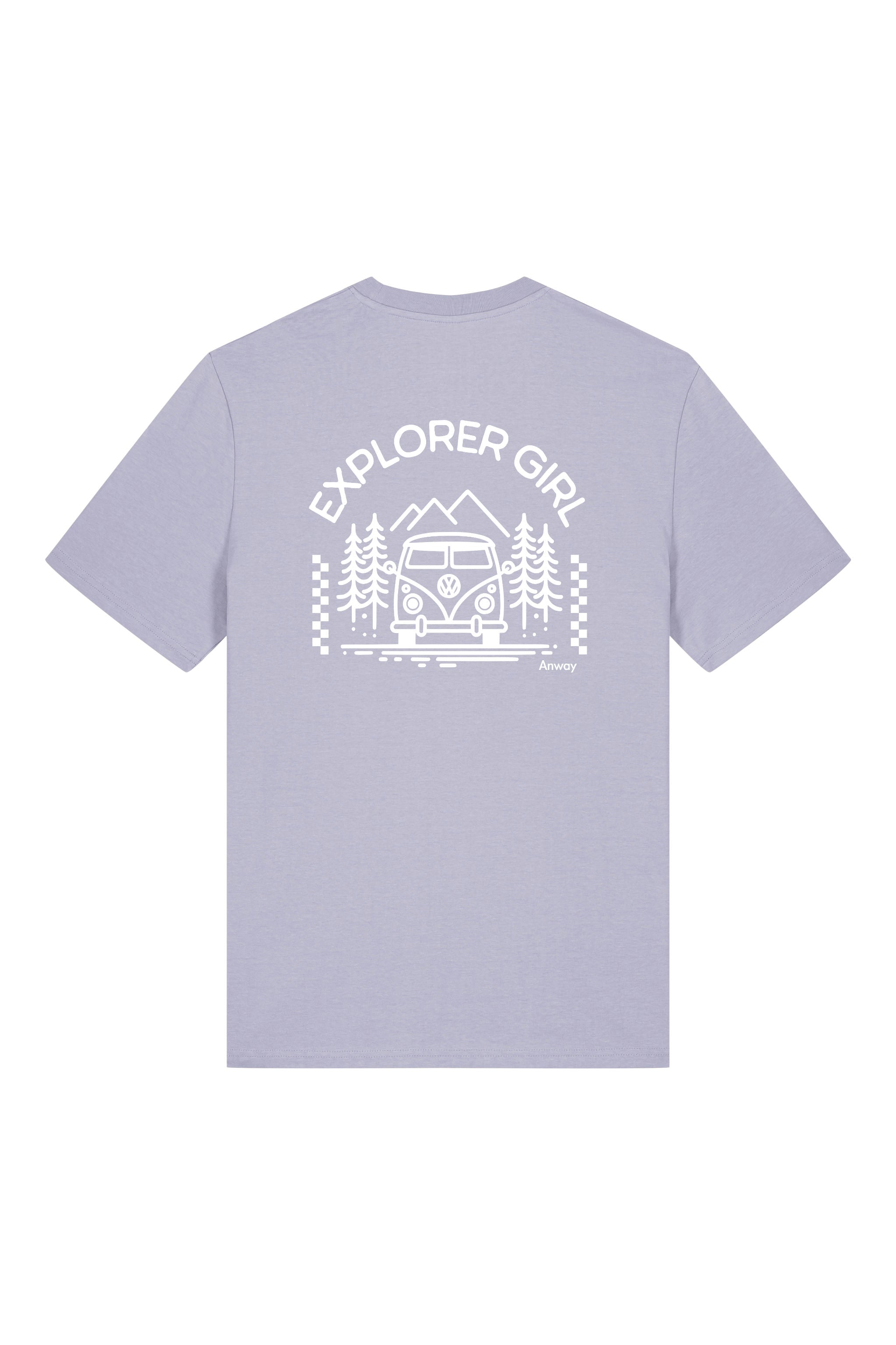 T-Shirt aus 100 % Bio-Baumwolle mit normaler Passform, erhältlich in verschiedenen Farben wie Blue Soul, Cotton Pink, Lavender, Aloe, Weiss und Schwarz. Individuell bedruckbar mit Wunschmotiv. Weiches, angenehm leichtes Material für hohen Tragekomfort. Ideal für einen zeitgemässen, entspannten Look. Mit Aufdruck auf dem Rücken "EXPLORER GIRL", einem VW-Bus, Tannen und Bergen – modernes Design für Outdoor-Liebhaberinnen.