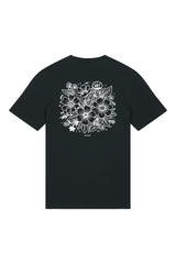 T-Shirt aus 100 % Bio-Baumwolle mit normaler Passform, erhältlich in verschiedenen Farben wie Blue Soul, Cotton Pink, Lavender, Aloe, Weiss und Schwarz. Individuell bedruckbar mit Wunschmotiv. Weiches, angenehm leichtes Material für hohen Tragekomfort. Ideal für einen zeitgemässen, entspannten Look. Rückseite: T-Shirt mit grossem, einfarbigem Blumenprint auf der Rückseite. 