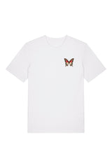 T-Shirt aus 100 % Bio-Baumwolle mit normaler Passform, erhältlich in verschiedenen Farben wie Blue Soul, Cotton Pink, Lavender, Aloe, Weiss und Schwarz. Individuell bedruckbar mit Wunschmotiv. Weiches, angenehm leichtes Material für hohen Tragekomfort. Ideal für einen zeitgemässen, entspannten Look. Vorderseite: Farbiger Schmetterling auf der linken Brust. Rückseite: Buntes Blumen- und Schmetterlingsfeld im Illustrationsstil.