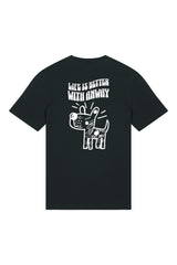 T-Shirt aus 100 % Bio-Baumwolle mit normaler Passform, erhältlich in verschiedenen Farben wie Blue Soul, Cotton Pink, Lavender, Aloe, Weiss und Schwarz. Individuell bedruckbar mit Wunschmotiv. Weiches, angenehm leichtes Material für hohen Tragekomfort. Ideal für einen zeitgemässen, entspannten Look. Vorderseite: Kleiner Hund im Comic-Stil auf der linken Brust. Rückseite: Handgezeichnetes Hundemotiv und Schriftzug „LIFE IS BETTER WITH ANWAY“