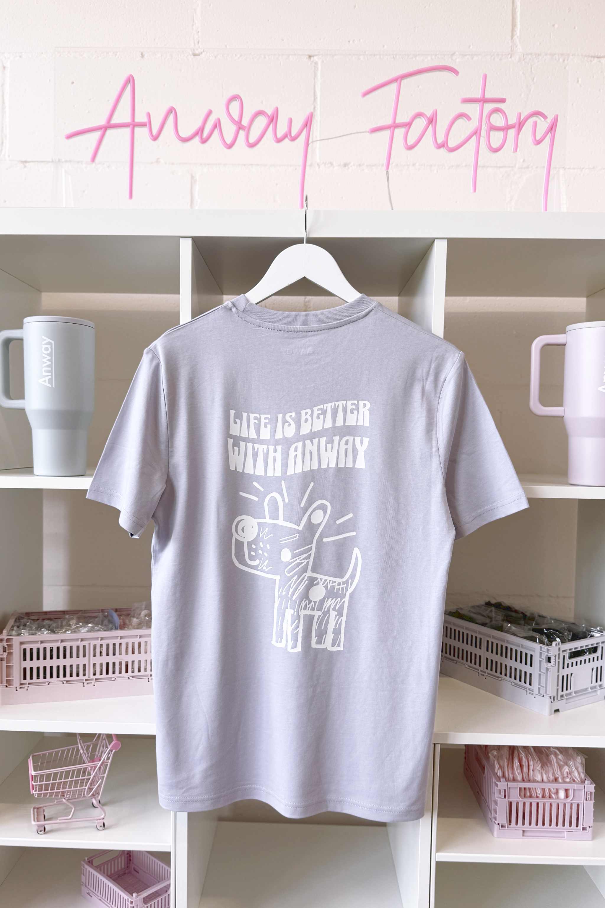 T-Shirt Normal Farbe Lavender weisser Print Rücken Hund