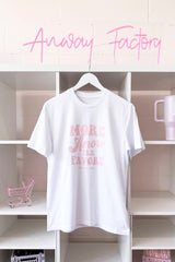 Unisex T-Shirt aus 100% Bio-Baumwolle White weiss mit rosa Print Aufdruck More Amore Per Favore